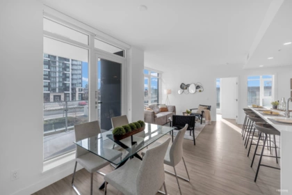 301 6398 Silver Avenue, Burnaby, BC, Burnaby — Apartment/Condo for sale
