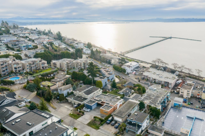 Community Amenities Photo (Clubhouse) of 14976 Beachview Avenue, White Rock, BC