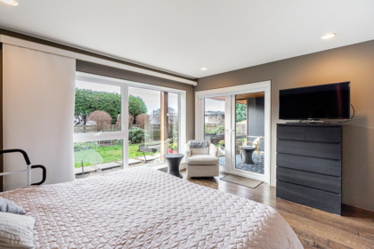 Outdoor Deck Photo of 14976 Beachview Avenue, White Rock, BC