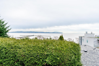 Staircase Photo of 14976 Beachview Avenue, White Rock, BC