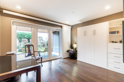 Swimming Pool Photo of 14976 Beachview Avenue, White Rock, BC