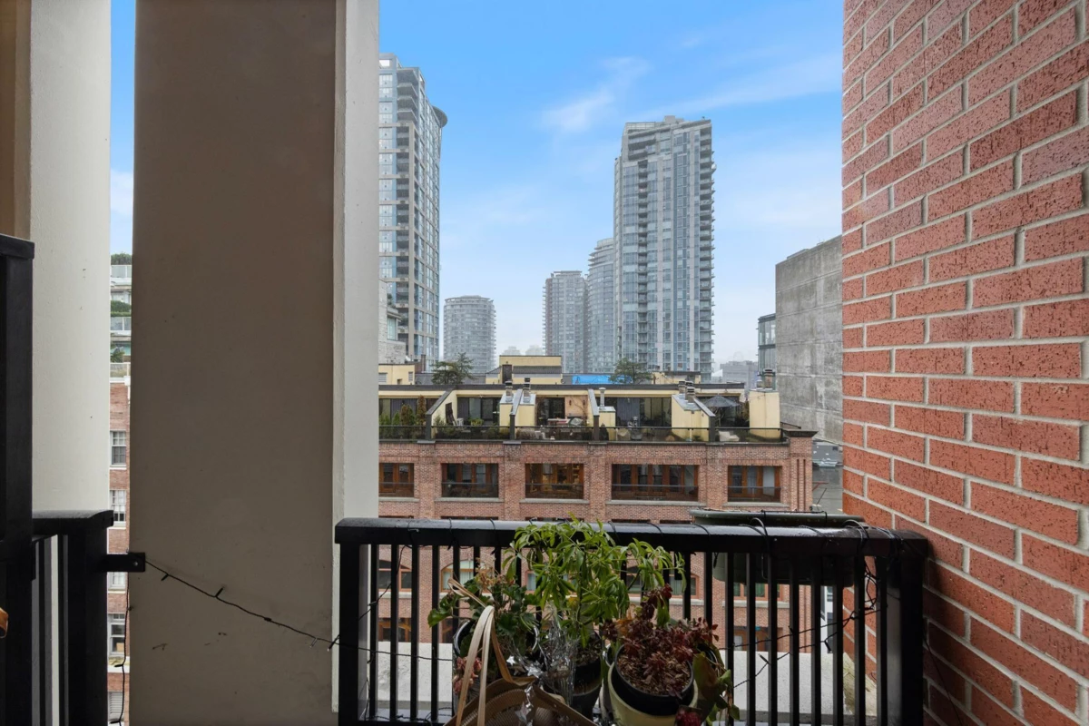 Primary Bedroom Photo of 606 531 Beatty Street, Vancouver, BC