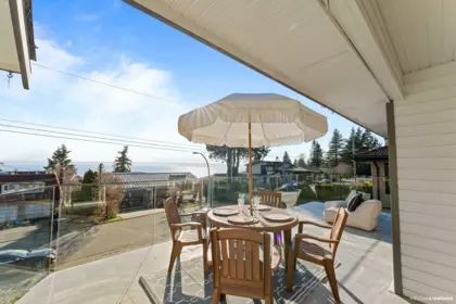 Kitchen Photo of 13259 14 Avenue, Surrey, BC