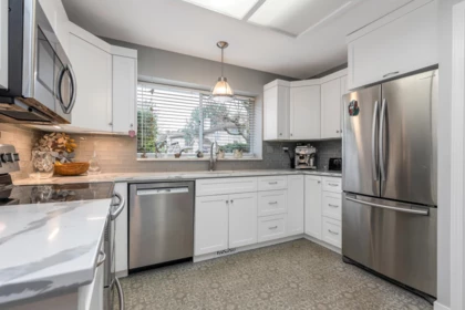 Kitchen Photo of 26 2023 Winfield Drive, Abbotsford, BC