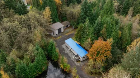 Swimming Pool Photo of 12930 Sabo Street, Mission, BC