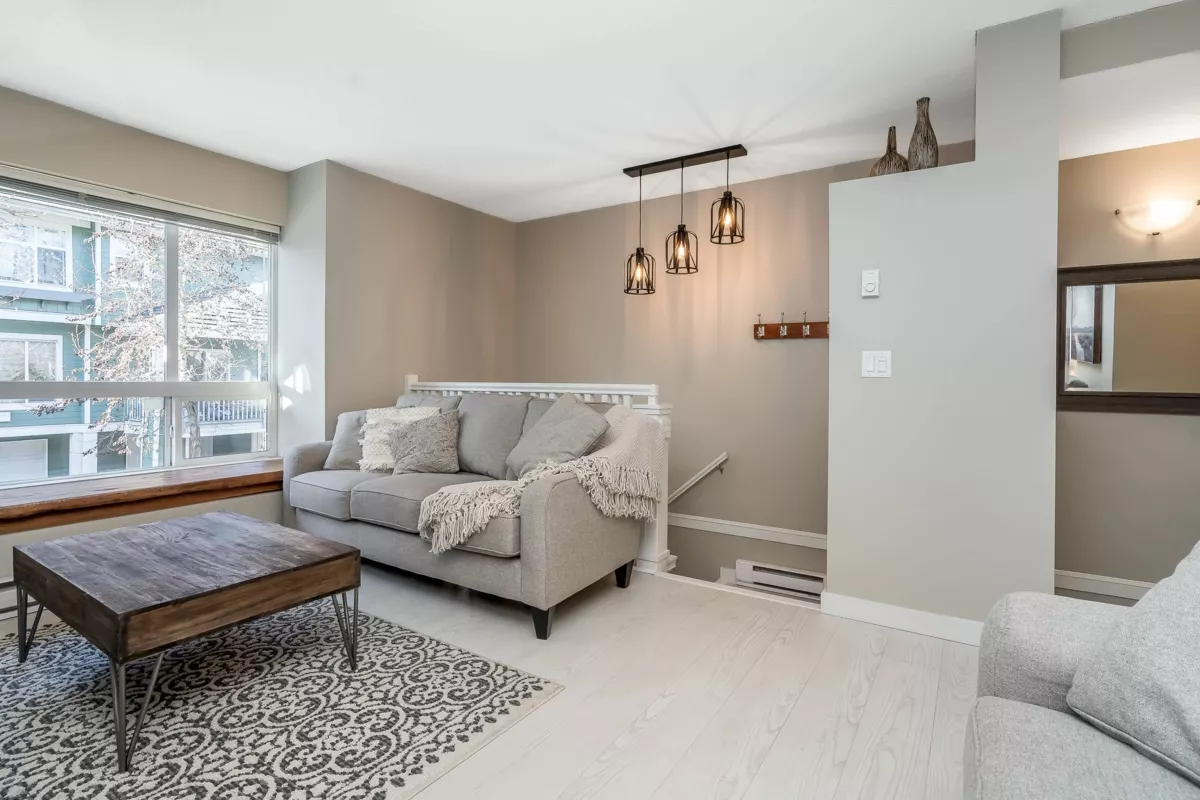 Dining Area Photo of 129 15168 36 Avenue, Surrey, BC