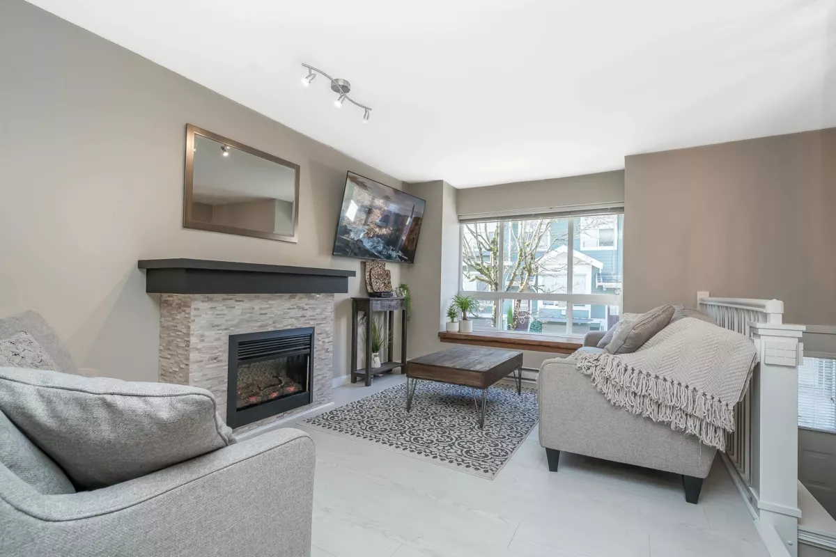 Family Room Photo of 129 15168 36 Avenue, Surrey, BC