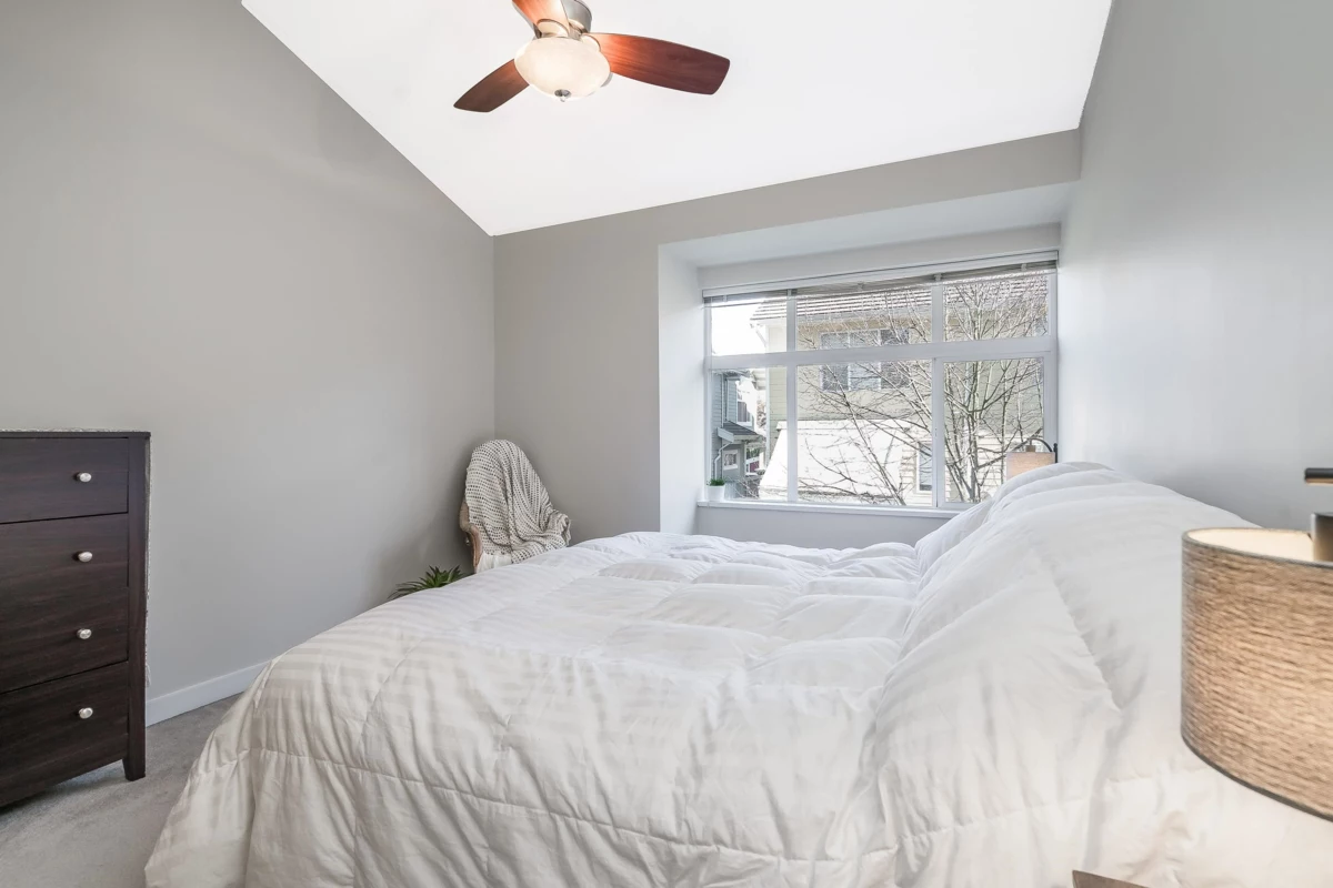 Hallway Photo of 129 15168 36 Avenue, Surrey, BC