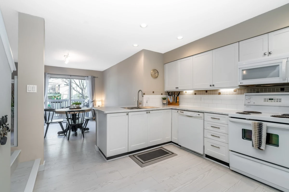 Primary Bathroom Photo of 129 15168 36 Avenue, Surrey, BC