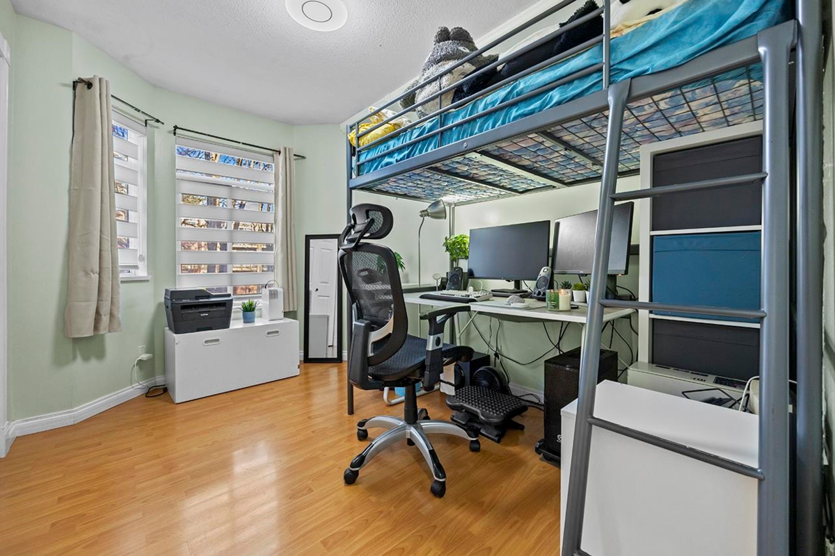 Primary Bathroom Photo of 52 7188 Edmonds Street, Burnaby, BC