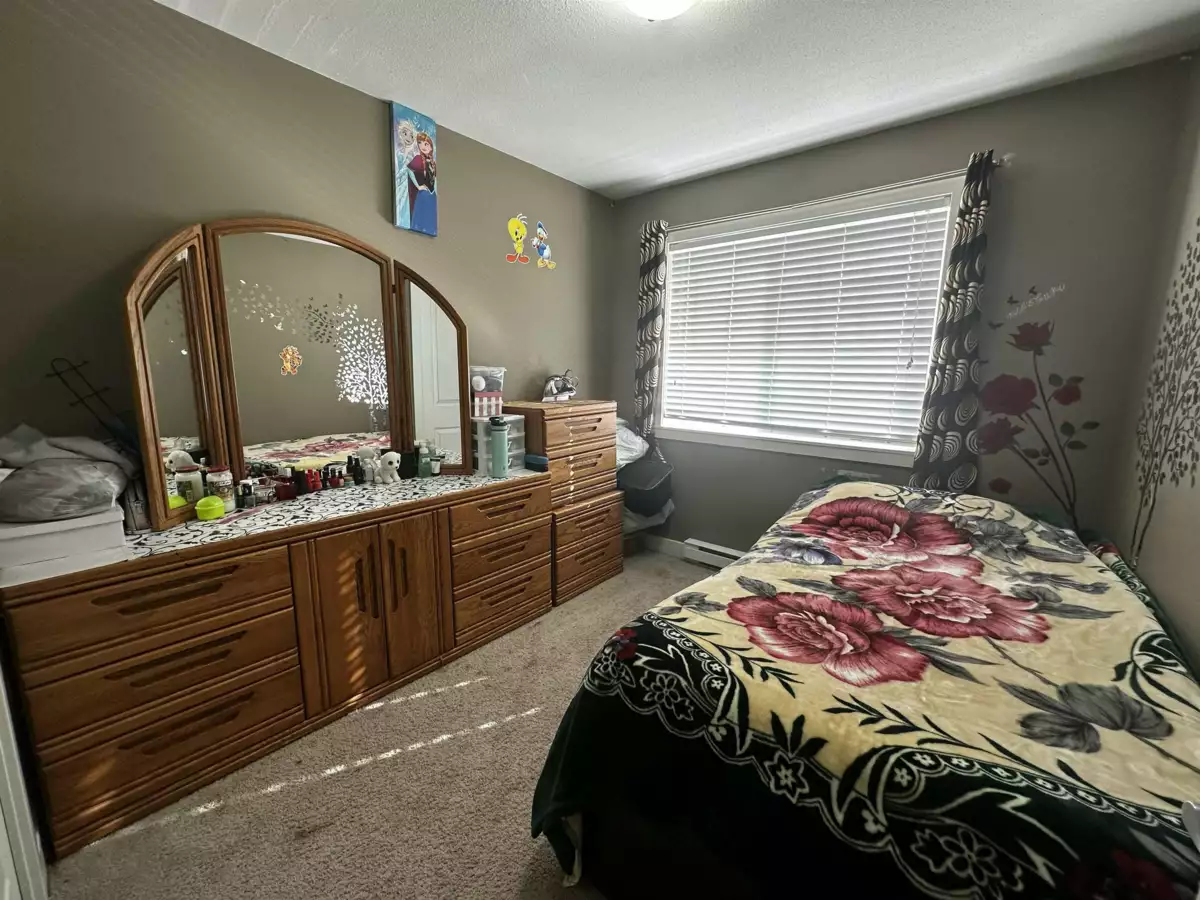 Kitchen Island Photo of 9 31235 Upper Maclure Road, Abbotsford, BC