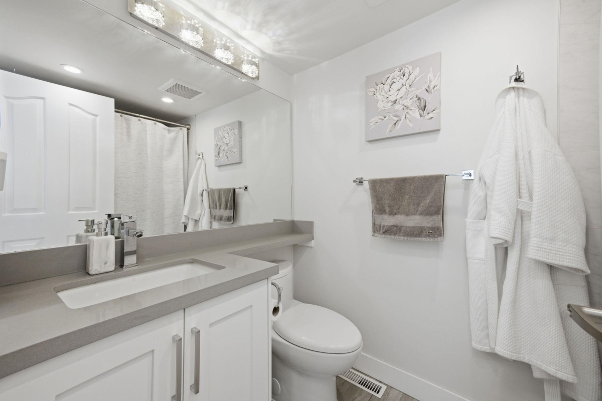 Mudroom Photo of 817 Roche Point Drive, North Vancouver, BC