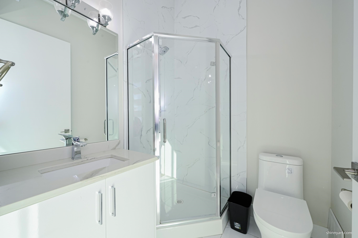 Powder Room Photo of 4737 Gothard Street, Vancouver, BC