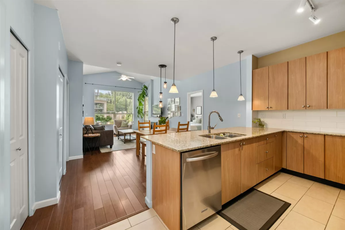 Breakfast Nook Photo of 408 275 Ross Drive, New Westminster, BC