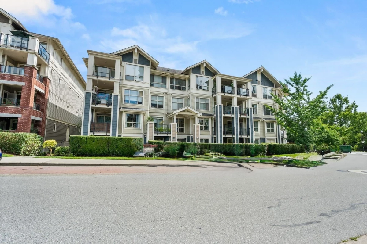 Hot Tub / Spa Photo of 408 275 Ross Drive, New Westminster, BC