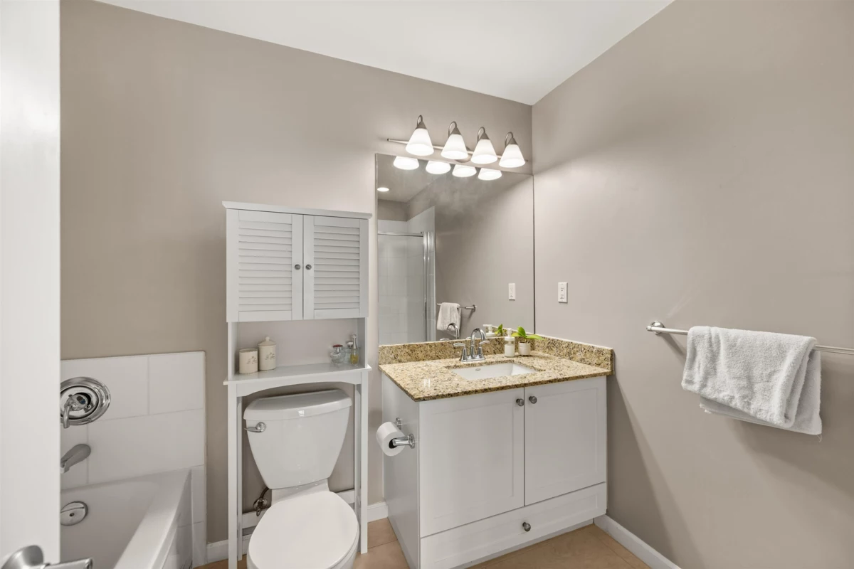 Mudroom Photo of 408 275 Ross Drive, New Westminster, BC