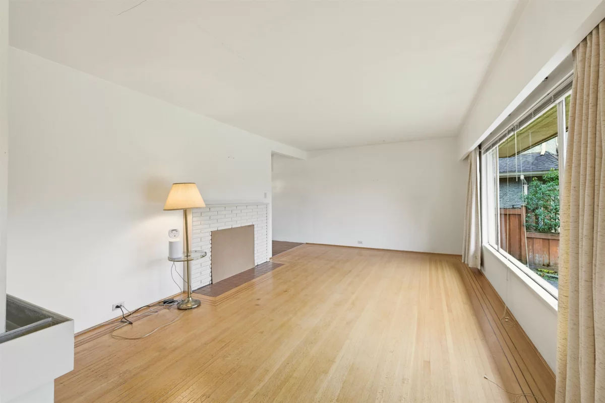 Kitchen Island Photo of 1840 Quilchena Crescent, Vancouver, BC