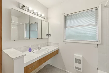Hallway Photo of 1840 Quilchena Crescent, Vancouver, BC