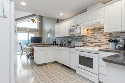 Kitchen Photo of 3 3555 Blue Jay Street, Abbotsford, BC