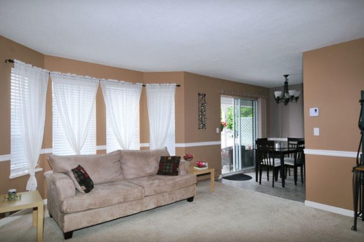 Kitchen Island Photo of 39 12296 224 Street, Maple Ridge, BC