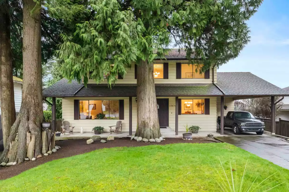 Exterior Front Photo of 13474 15 Avenue, Surrey, BC