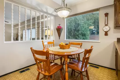 Kitchen Photo of 13474 15 Avenue, Surrey, BC