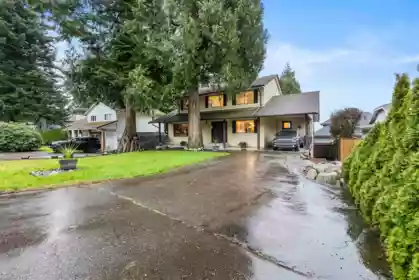 Swimming Pool Photo of 13474 15 Avenue, Surrey, BC
