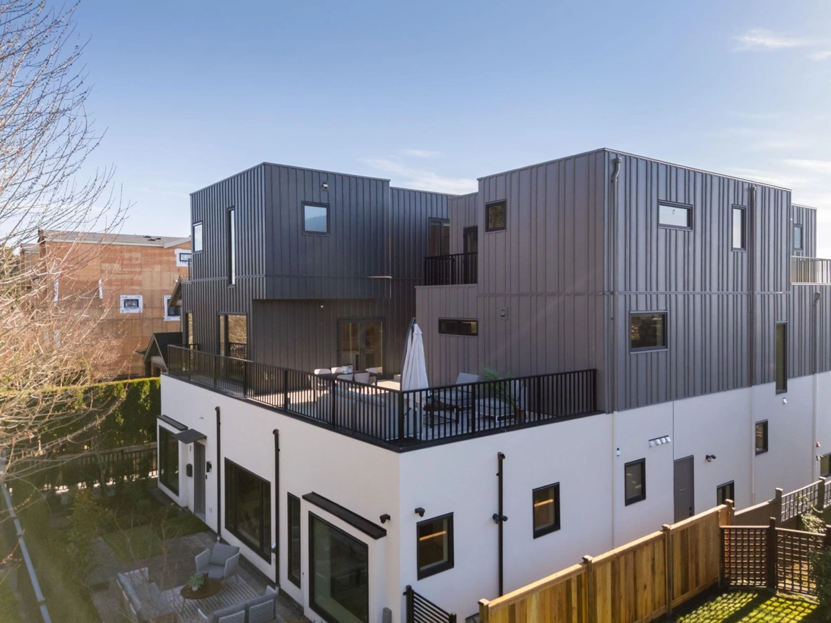 Living Room Photo of 5 950 W 57th Avenue, Vancouver, BC
