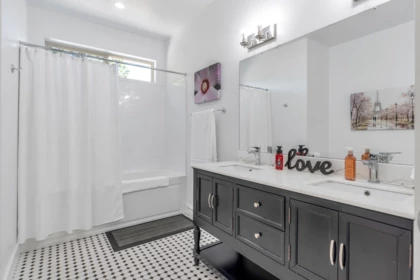 Mudroom Photo of 931 Rivendell Drive, Bowen Island, BC