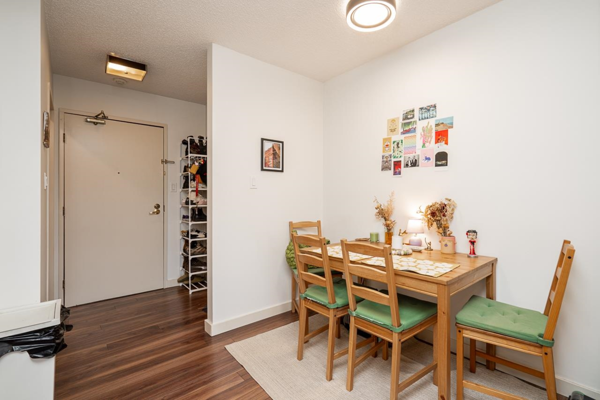 Breakfast Nook Photo of 318 830 E 7th Avenue, Vancouver, BC