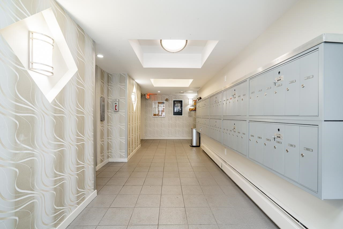 Dining Area Photo of 318 830 E 7th Avenue, Vancouver, BC