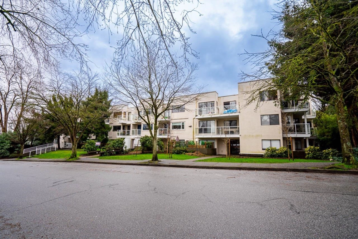 Exterior Rear Photo of 318 830 E 7th Avenue, Vancouver, BC