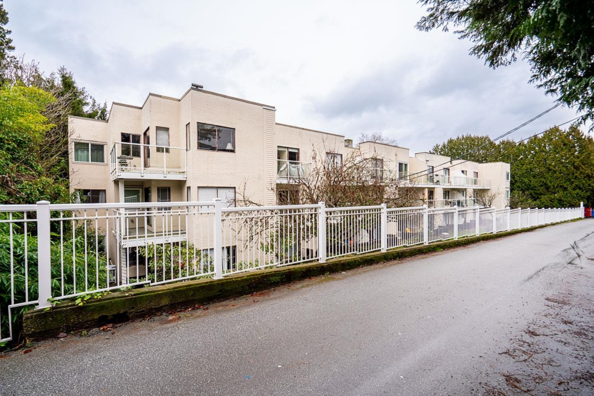 Staircase Photo of 318 830 E 7th Avenue, Vancouver, BC