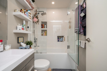 Powder Room Photo of 318 830 E 7th Avenue, Vancouver, BC