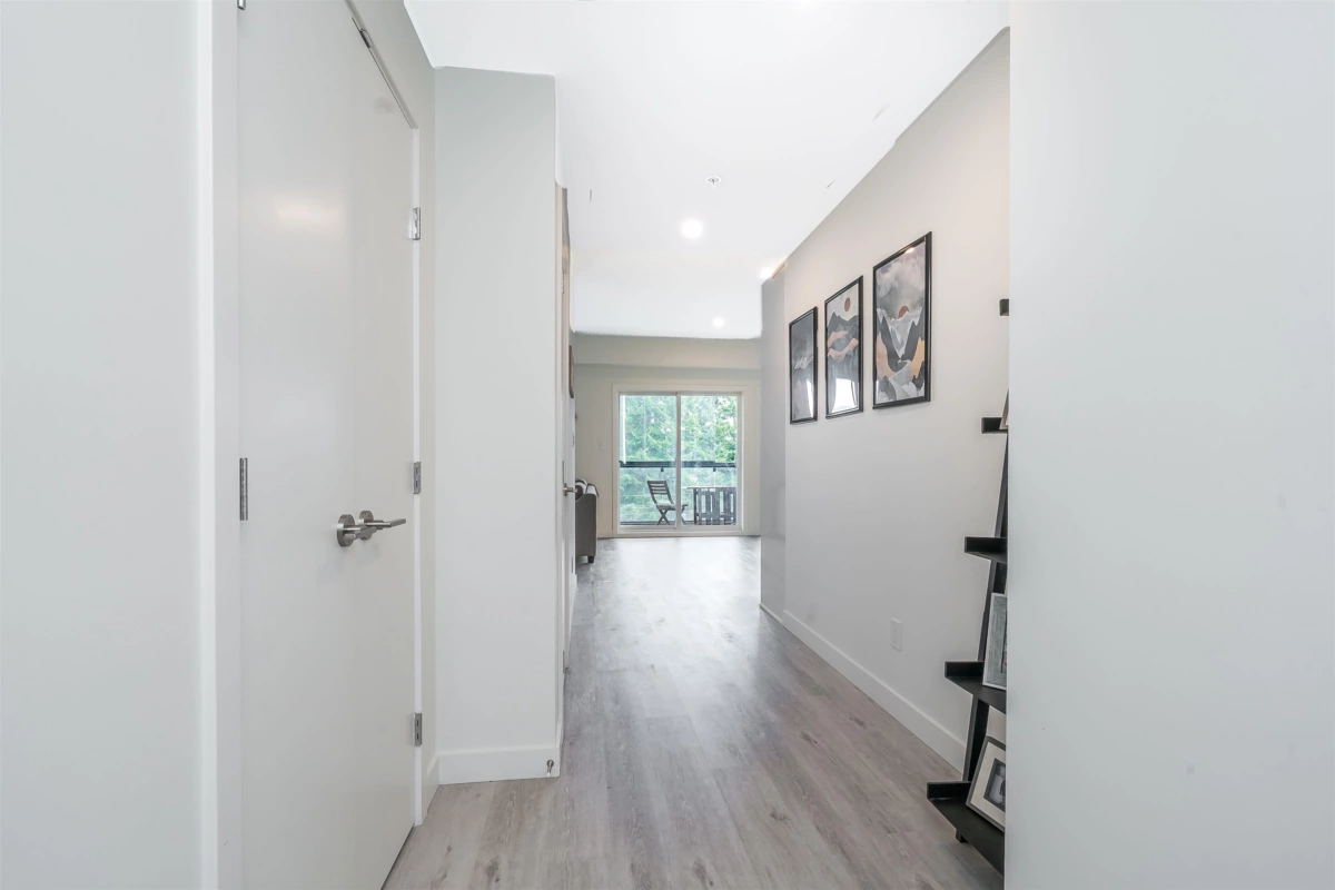 Kitchen Island Photo of 511 2649 James Street, Abbotsford, BC