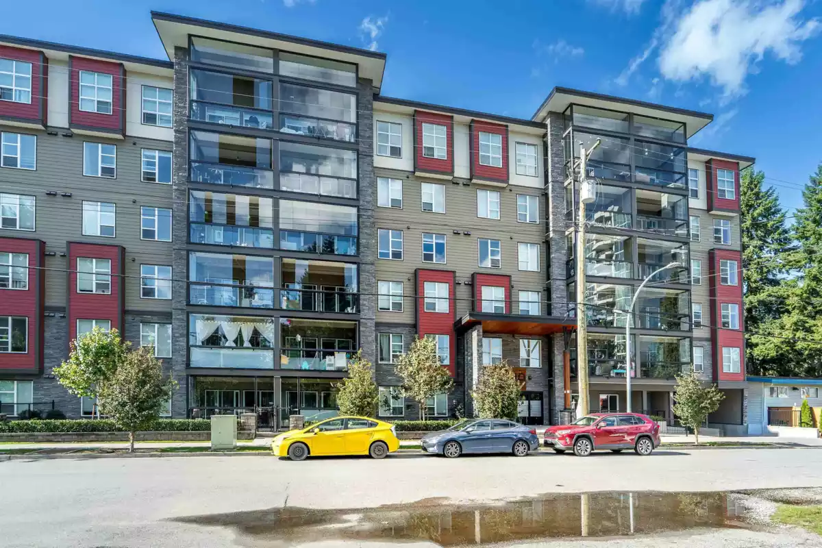Living Room Photo of 511 2649 James Street, Abbotsford, BC