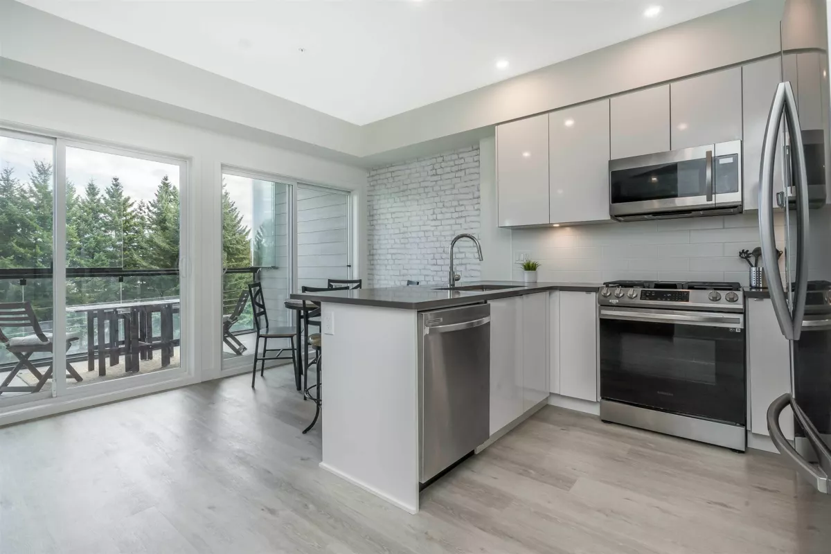 Primary Bathroom Photo of 511 2649 James Street, Abbotsford, BC