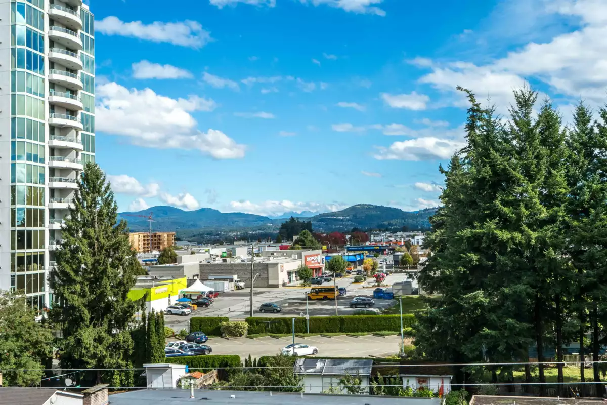 Staircase Photo of 511 2649 James Street, Abbotsford, BC