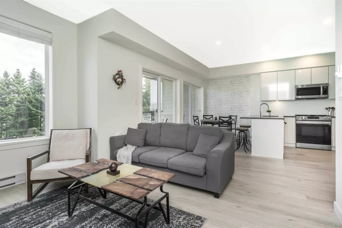 Walk-In Closet Photo of 511 2649 James Street, Abbotsford, BC