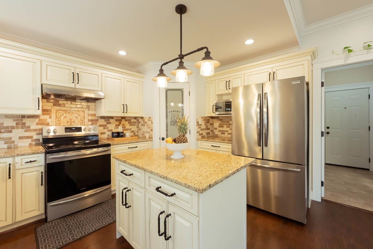 Dining Area Photo of 7260 196 Street, Langley, BC
