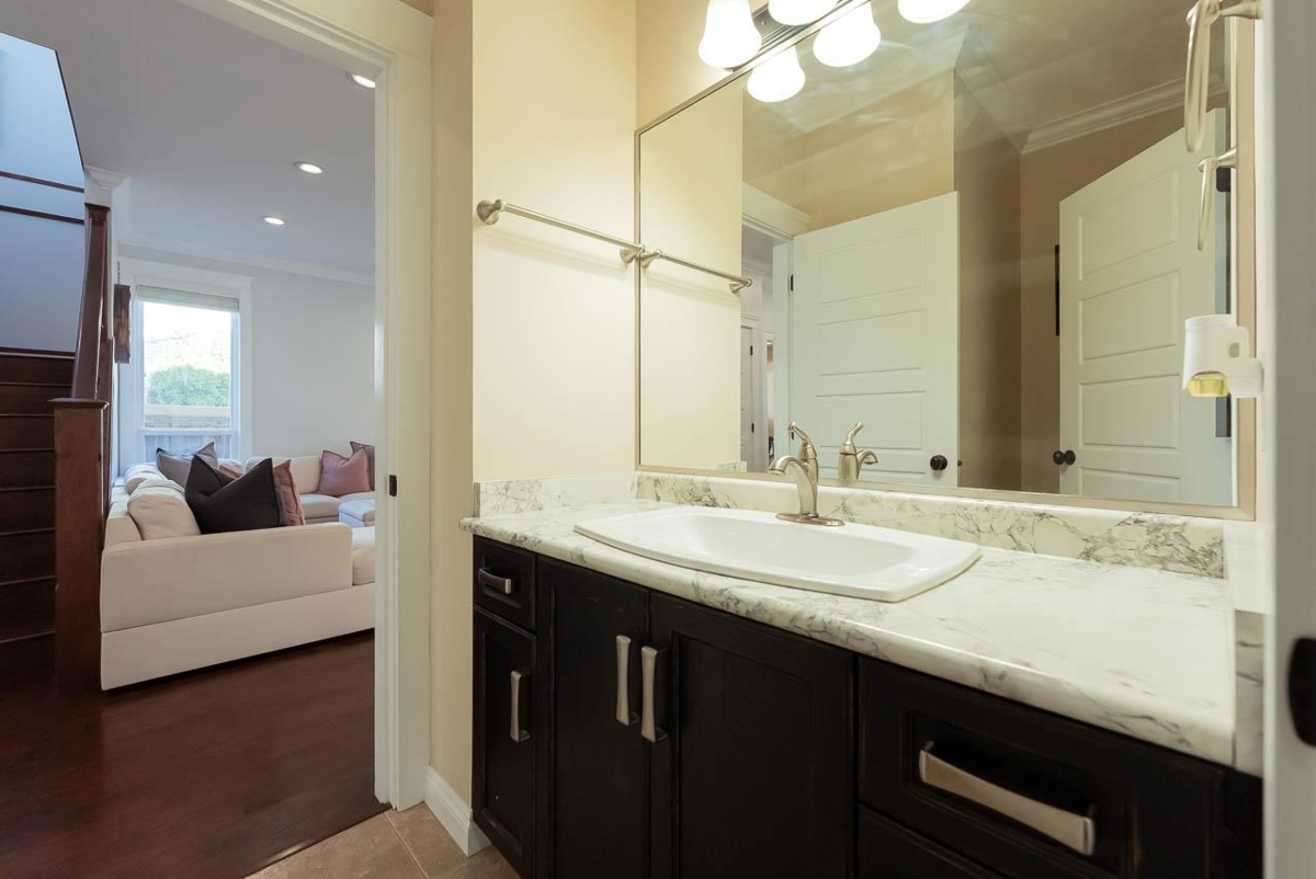 Kitchen Island Photo of 7260 196 Street, Langley, BC