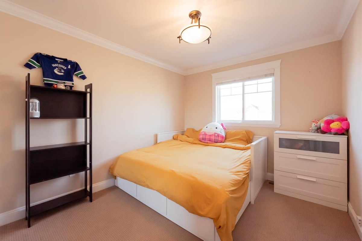 Powder Room Photo of 7260 196 Street, Langley, BC