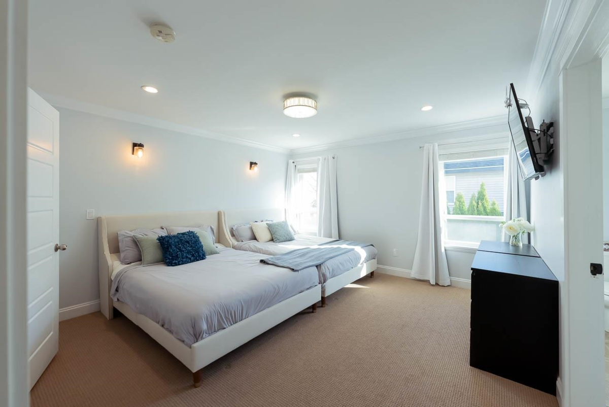 Walk-In Closet Photo of 7260 196 Street, Langley, BC