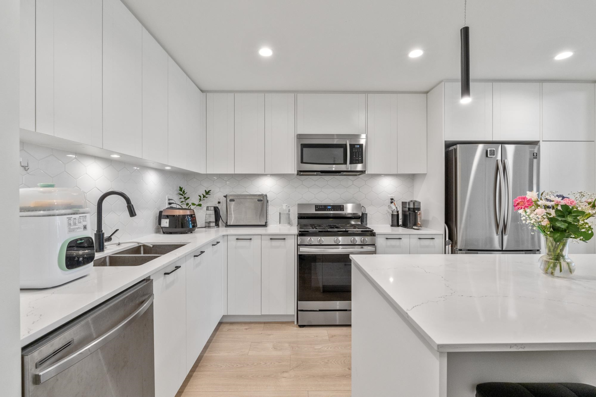 Family Room Photo of 210 20052 83a Avenue, Langley, BC