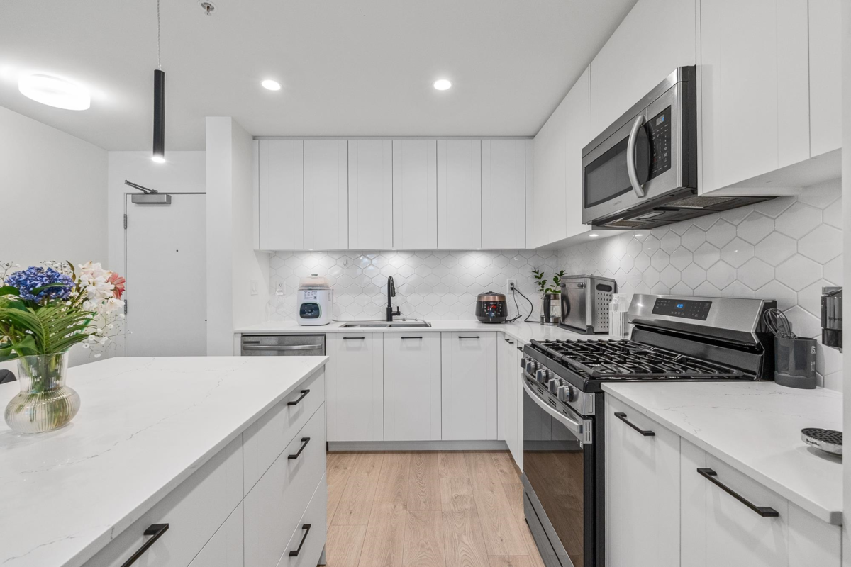 Living Room Photo of 210 20052 83a Avenue, Langley, BC