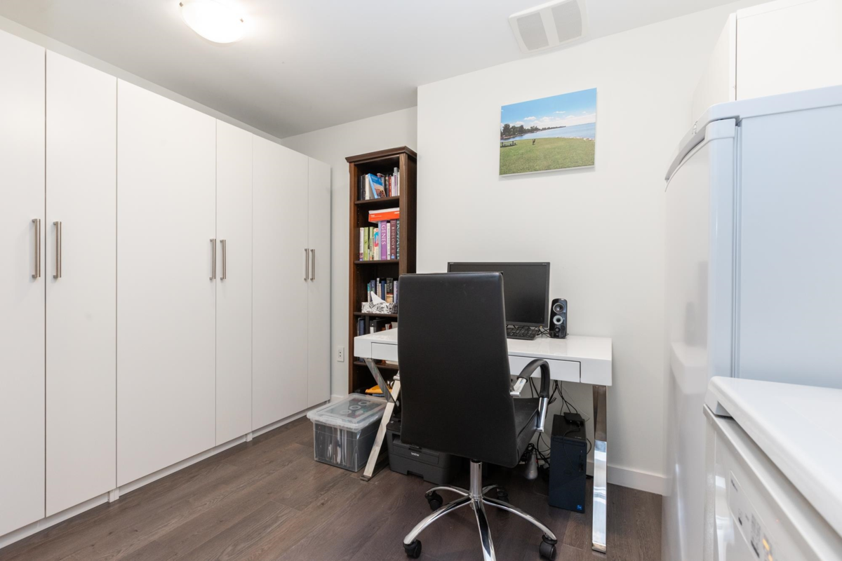 Laundry Room Photo of 1111 271 Francis Way, New Westminster, BC