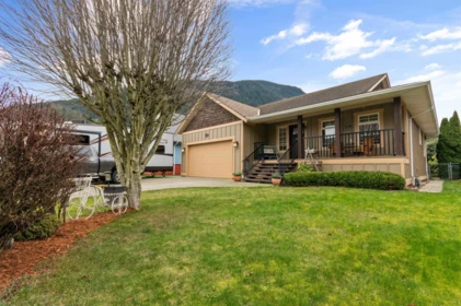 246 Balsam Avenue, Harrison Hot Springs, BC, Harrison Hot Springs — Single Family Residence for sale