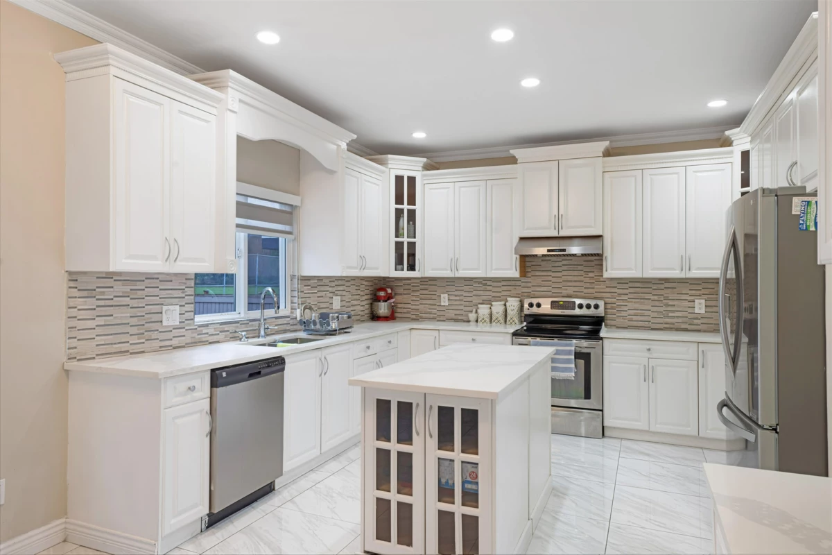 Breakfast Nook Photo of 14621 81a Avenue, Surrey, BC