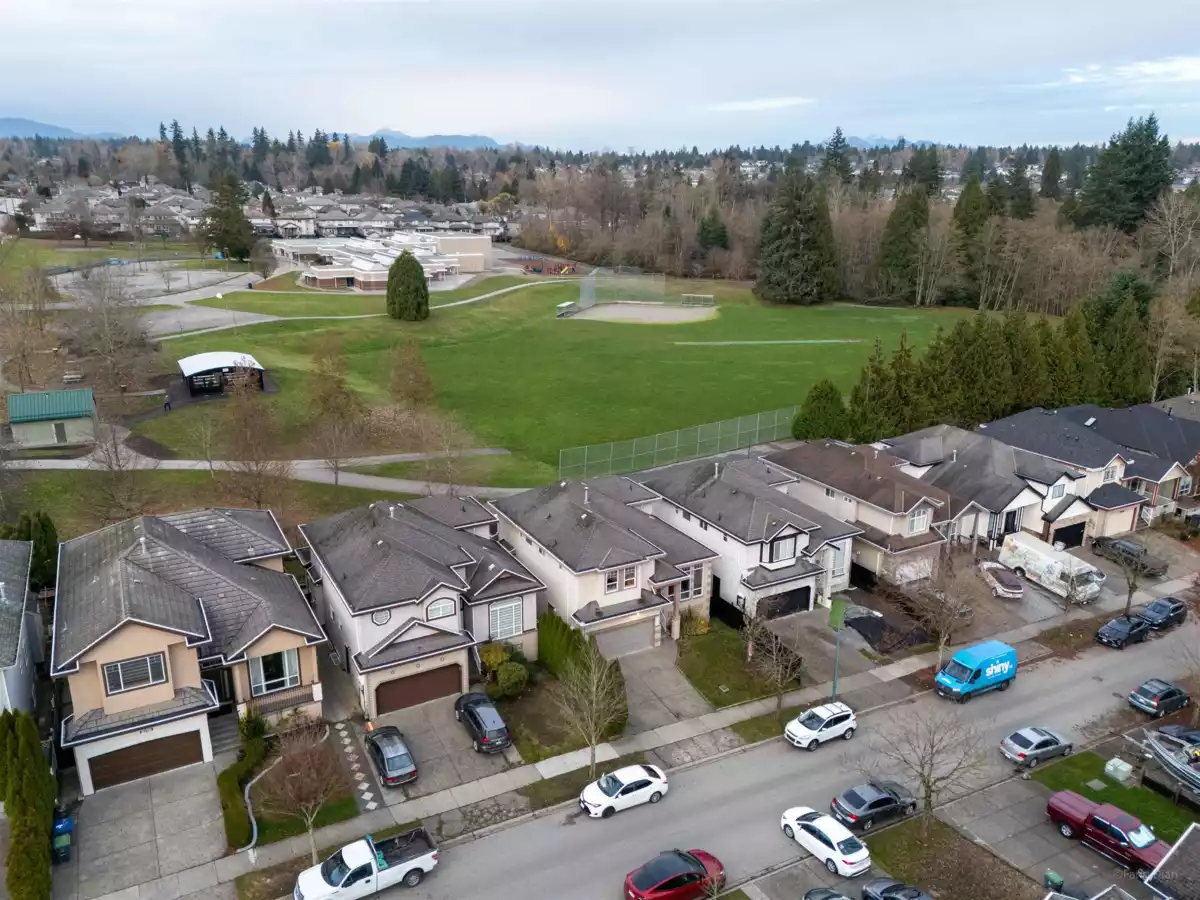 Outdoor Kitchen Photo of 14621 81a Avenue, Surrey, BC