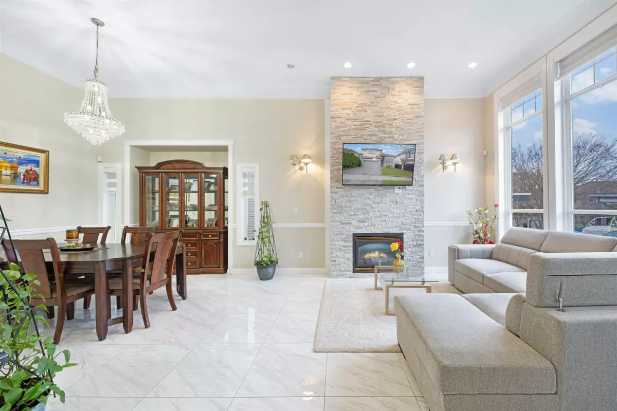 Powder Room Photo of 14621 81a Avenue, Surrey, BC